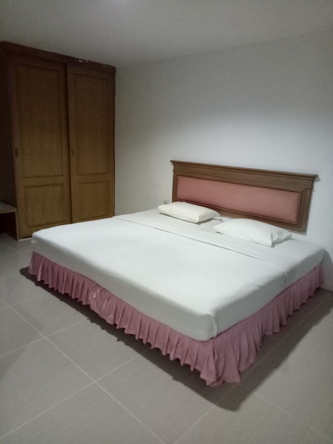 Tongpoon Hotel Банкок Екстериор снимка