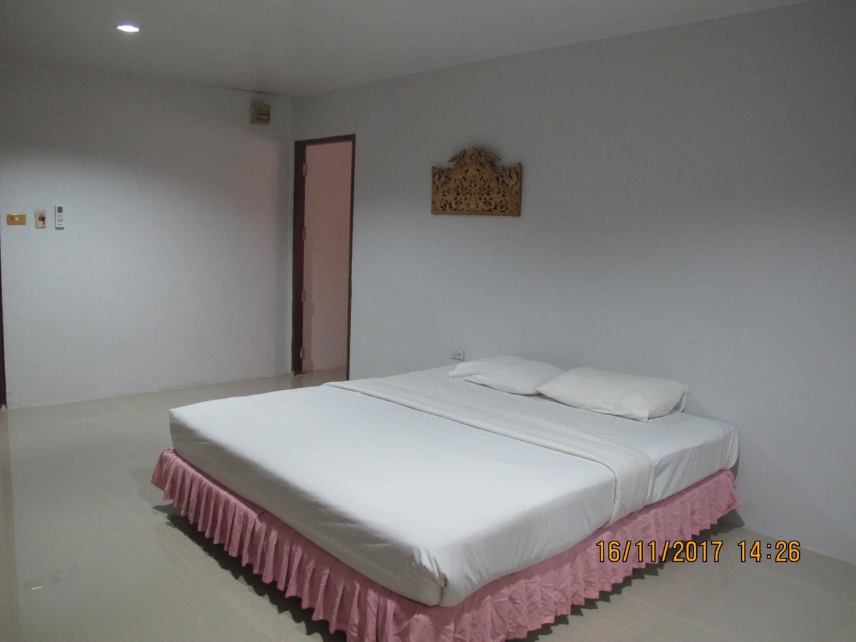 Tongpoon Hotel Банкок Екстериор снимка