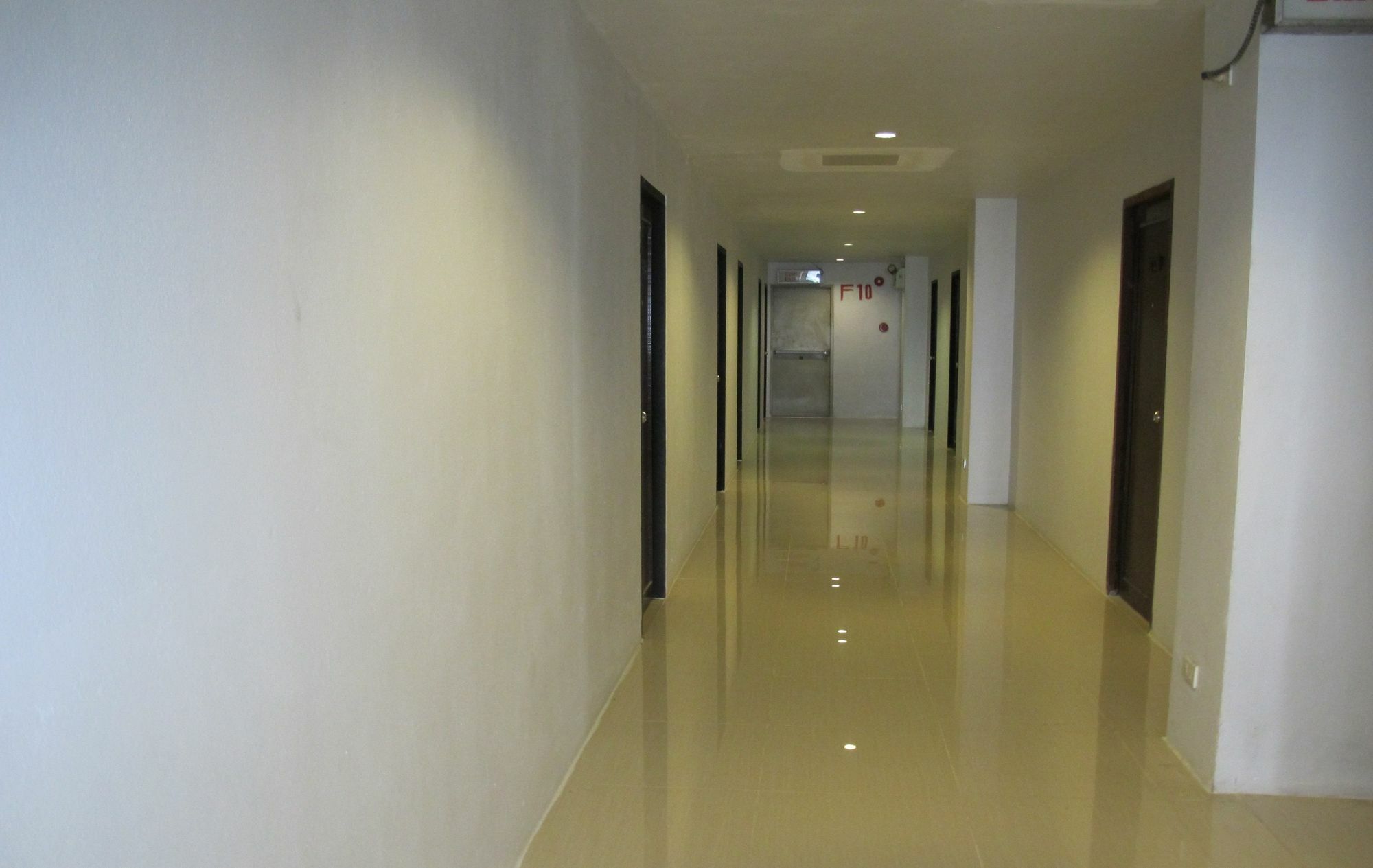 Tongpoon Hotel Банкок Екстериор снимка